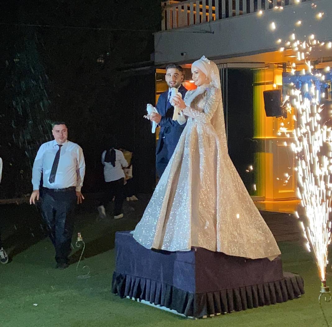 Emine Nur ile Alperen nişanlandı 1